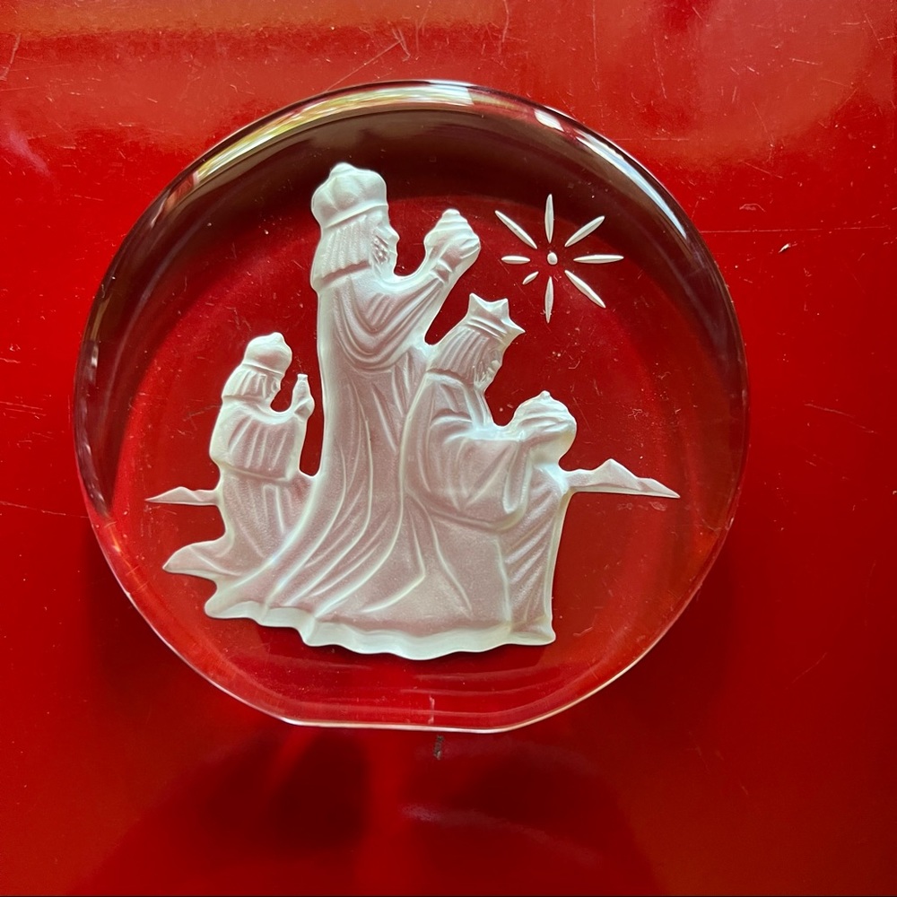 1980 Danbury Mint Three Wisemen Crystal Paperweight Christmas